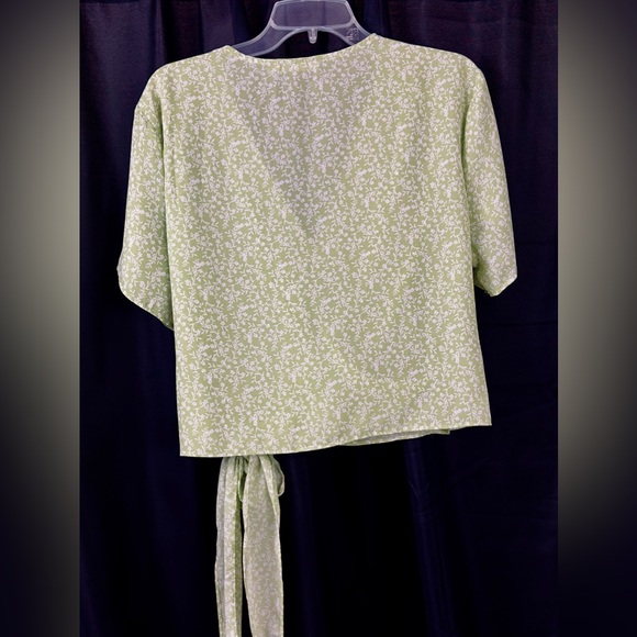 Lush - Sage Green Floral V-Neck Short Sleeve Faux Wrap Blouse Si… - Picture 9 of 13